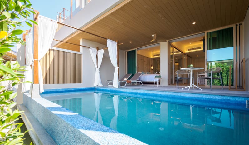 Pool Suite, Outside View